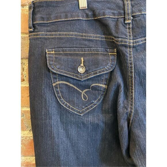 BandolinoBlu Denim Arianna Curvy Hip True Boot Cut Jeans Women’s Size - Picture 9 of 11